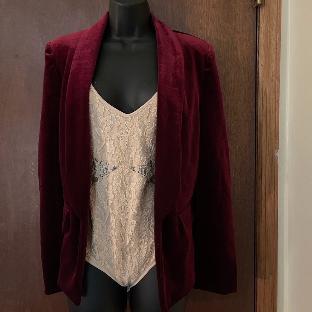Romeo + Juliet Couture Blazer Small